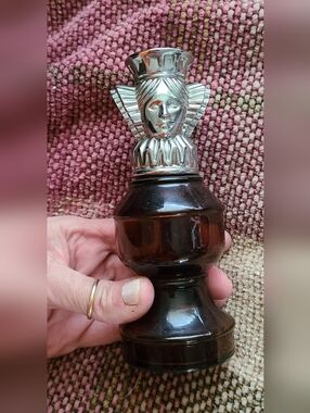 Empty Vintage Brown Avon "The Queen" Chess Piece Aftershave Bottle.